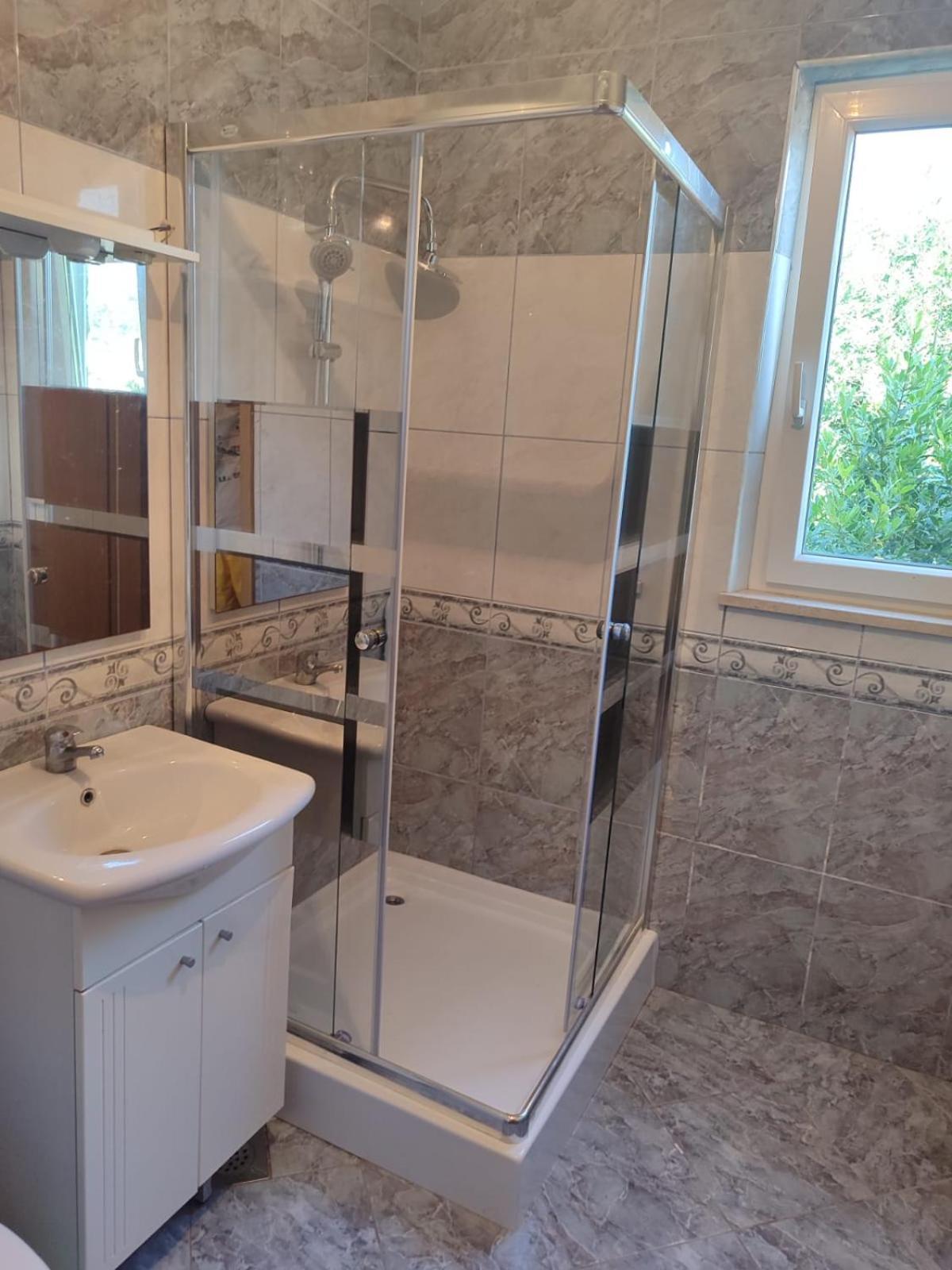 פוצ'ישצ'ה Apartments Nikola מראה חיצוני תמונה