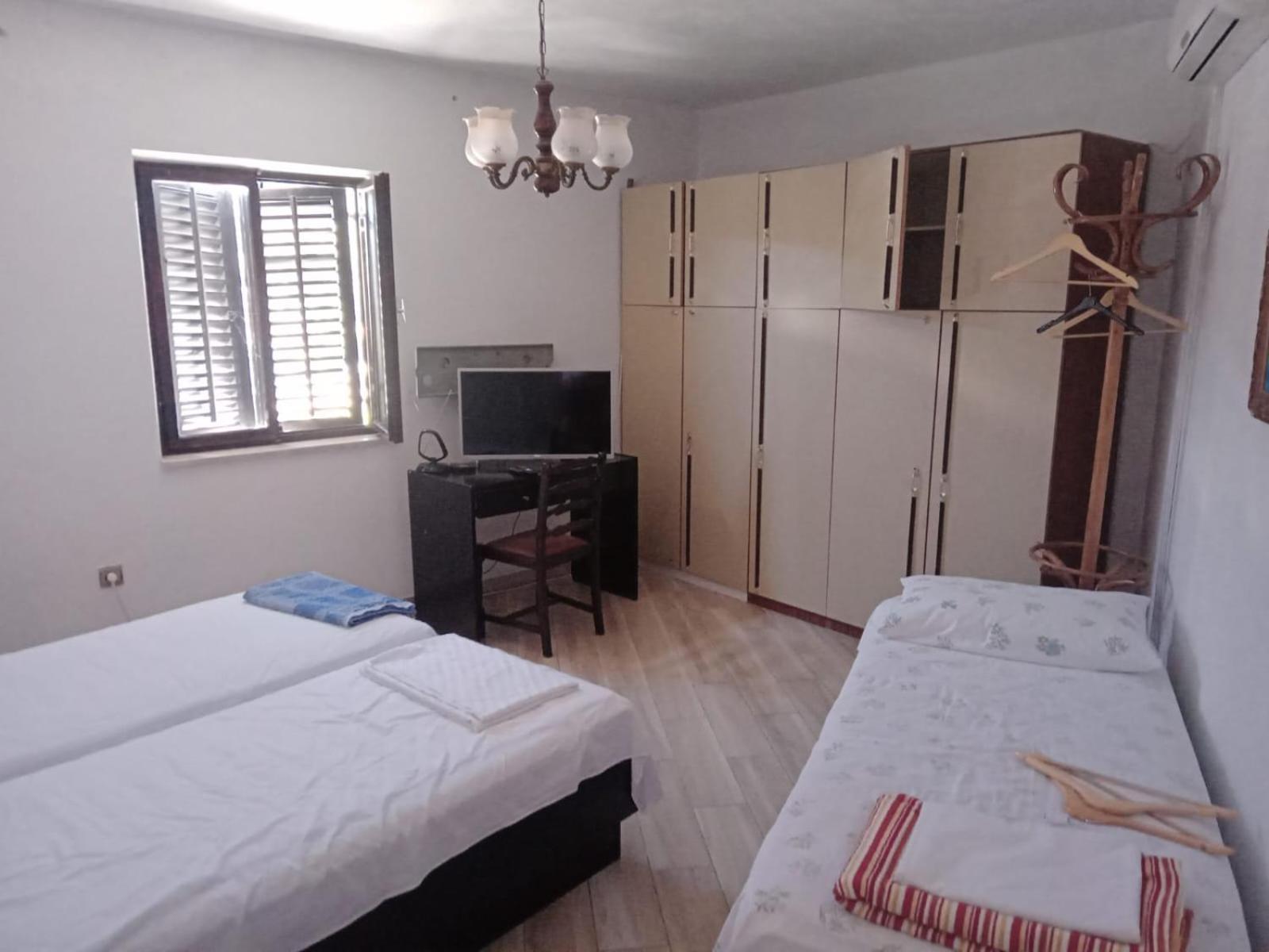 פוצ'ישצ'ה Apartments Nikola מראה חיצוני תמונה