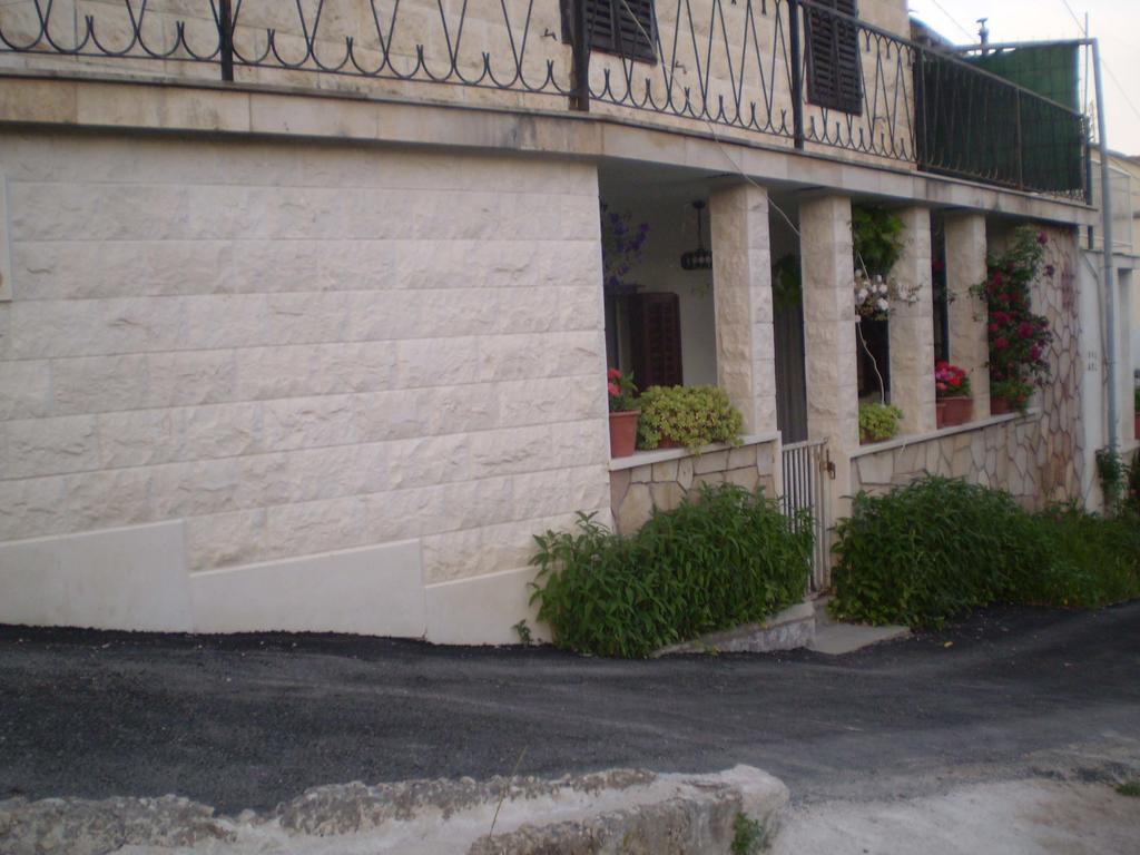 פוצ'ישצ'ה Apartments Nikola מראה חיצוני תמונה
