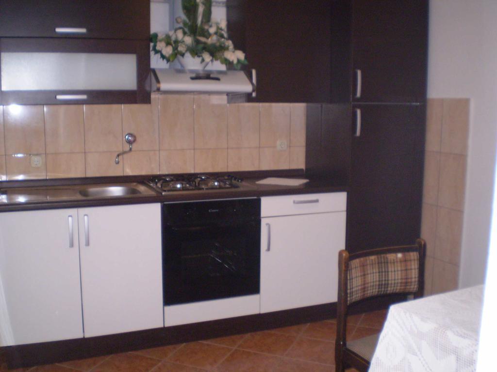 פוצ'ישצ'ה Apartments Nikola מראה חיצוני תמונה
