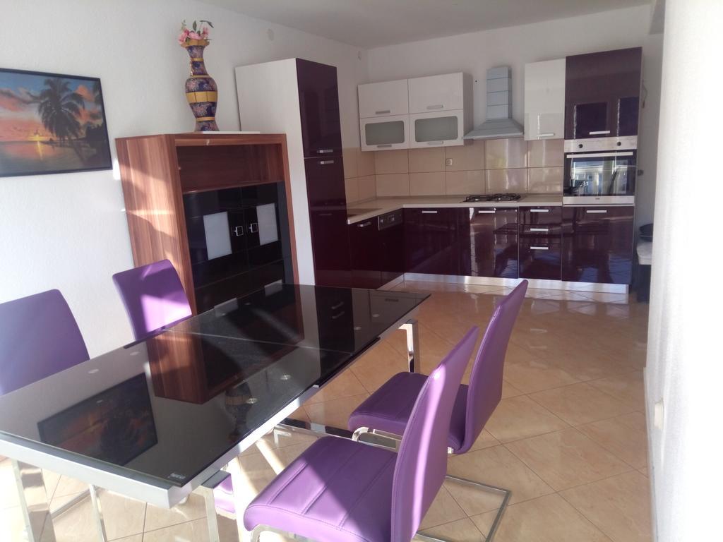 פוצ'ישצ'ה Apartments Nikola מראה חיצוני תמונה