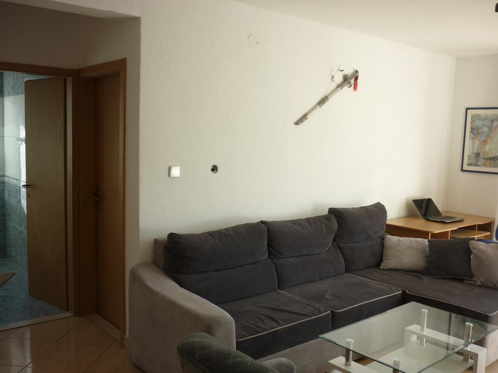 פוצ'ישצ'ה Apartments Nikola מראה חיצוני תמונה